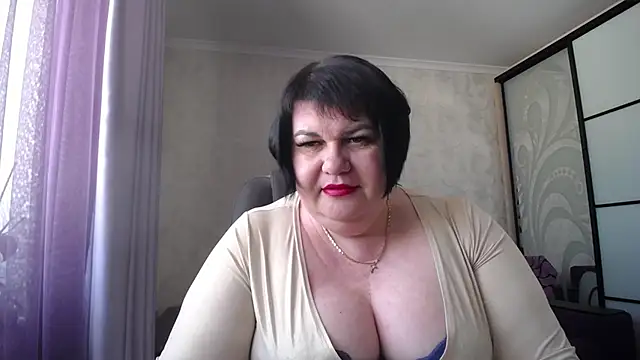 JuicyLady Di online show from February 17, 9:24 am