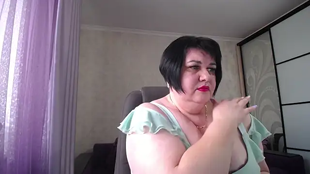 JuicyLady Di online show from March 3, 11:55 am