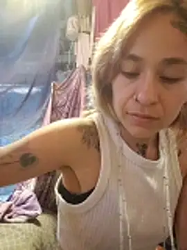 Snapshot of fablob23 chatting on June 11, 8:18 pm fablob23 online show from June 11, 8:18 pm