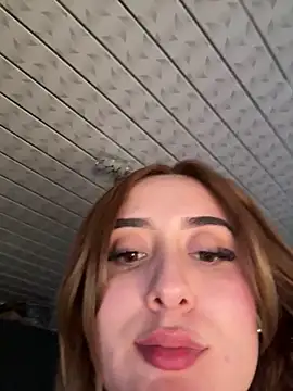 Sam Thompsoon  online show from February 19, 10:31 pm