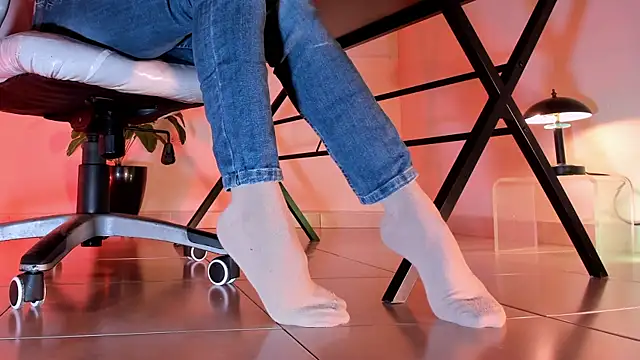 ArchieCollins online show from October 4, 4:54 am