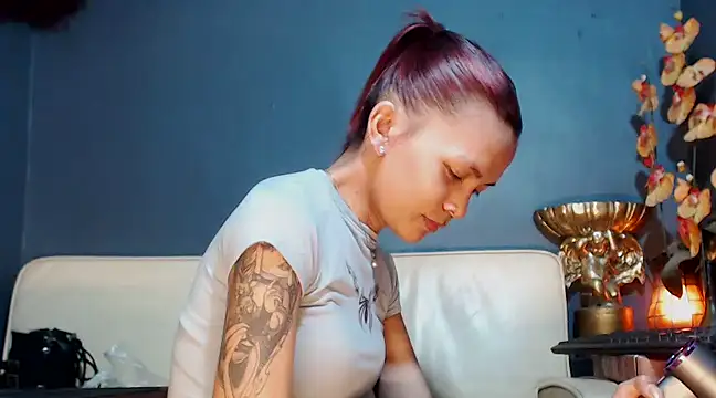 juicyCOCKeva online show from March 8, 4:56 am