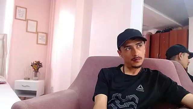 Snapshot of ryan_maxy chatting on February 6, 4:36 pm ryan maxy online show from February 6, 4:36 pm
