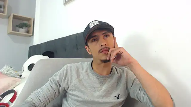Snapshot of ryan_maxy chatting on February 22, 3:25 pm ryan maxy online show from February 22, 3:25 pm