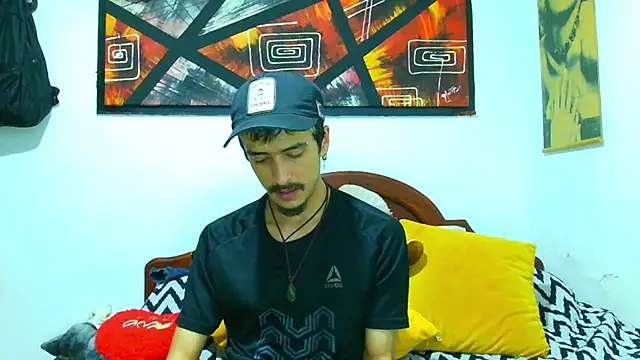 Snapshot of ryan_maxy chatting on October 12, 3:05 am ryan maxy online show from October 12, 3:05 am