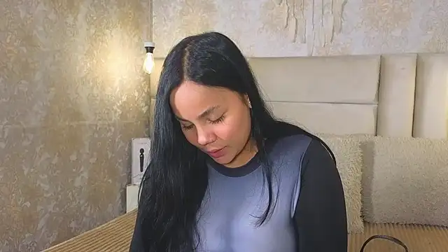 EmilyQueen3x online show from April 12, 2:44 pm