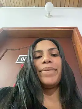 Snapshot of ArielleMillerr chatting on January 14, 5:01 pm ArielleMillerr online show from January 14, 5:01 pm