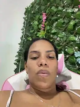 Snapshot of ArielleMillerr chatting on February 18, 5:31 pm ArielleMillerr online show from February 18, 5:31 pm