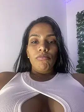 Snapshot of ArielleMillerr chatting on March 18, 8:04 pm ArielleMillerr online show from March 18, 8:04 pm