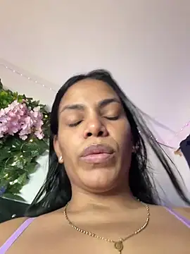 Snapshot of ArielleMillerr chatting on October 8, 5:43 pm ArielleMillerr online show from October 8, 5:43 pm