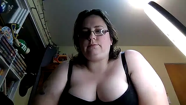 Snapshot of newfieocean chatting on March 3, 7:32 am newfieocean online show from March 3, 7:32 am