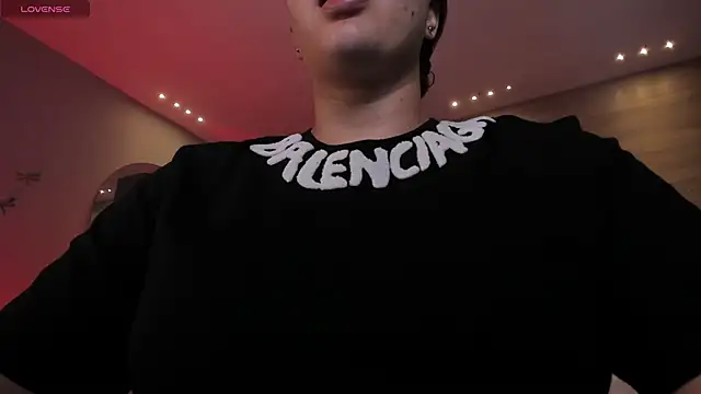 Snapshot of MartinnaBonnet chatting on March 4, 10:46 am MartinnaBonnet online show from March 4, 10:46 am