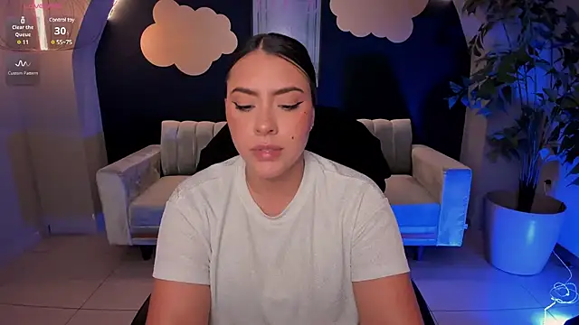 Snapshot of MartinnaBonnet chatting on March 14, 5:02 pm MartinnaBonnet online show from March 14, 5:02 pm