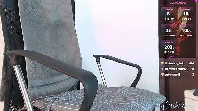 Snapshot of tommylongxx chatting on January 29, 3:33 am tommylongxx online show from January 29, 3:33 am