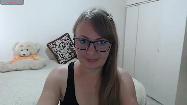 Snapshot of MargotLot chatting on May 21, 11:17 am MargotLot online show from May 21, 11:17 am