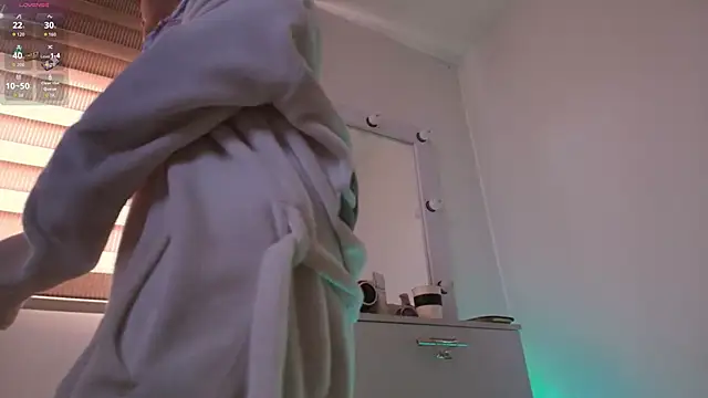 Pleasure Vibes23 online show from October 25, 1:18 pm