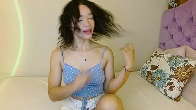 kiarablue online show from September 24, 2:15 am