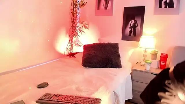 Alicee Levine online show from October 21, 9:48 pm