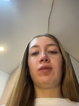 Snapshot of horny__molly_ chatting on July 12, 4:47 am horny molly online show from July 12, 4:47 am