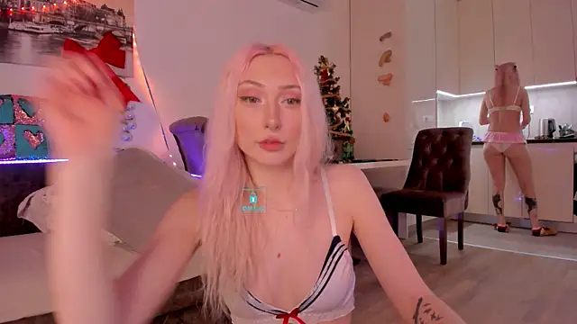 Snapshot of AlexRoseLiRed chatting on January 8, 11:19 pm AlexRoseLiRed online show from January 8, 11:19 pm