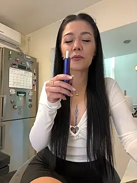 Snapshot of denise_k chatting on April 16, 11:33 am denise k online show from April 16, 11:33 am