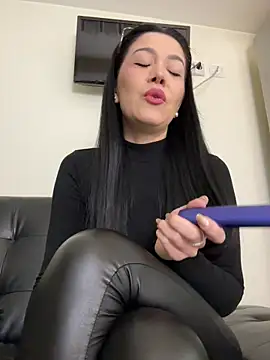 Snapshot of denise_k chatting on May 1, 11:37 am denise k online show from May 1, 11:37 am