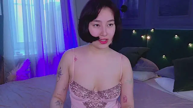 Snapshot of So_audrey chatting on March 17, 5:45 am So audrey online show from March 17, 5:45 am