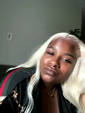 Snapshot of BigFineSelena chatting on September 17, 11:06 pm BigFineSelena online show from September 17, 11:06 pm