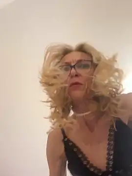 adella13 online show from December 20, 2:49 pm