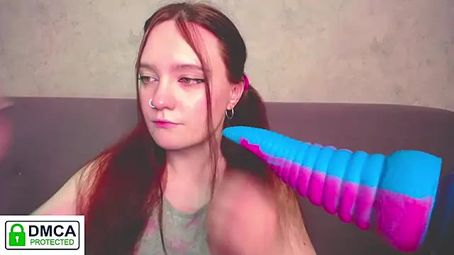 Snapshot of Alyssa___Scarlet chatting on November 28, 2:25 am Alyssa Scarlet online show from November 28, 2:25 am