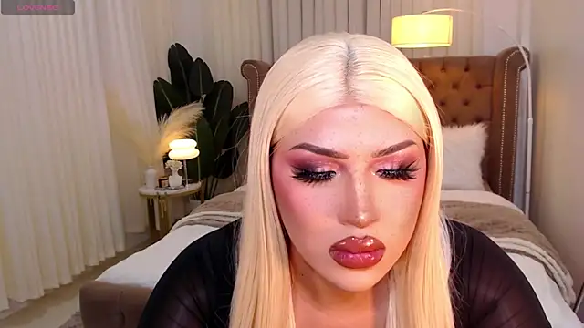 Your Majesty Tyra online show from February 9, 8:00 am