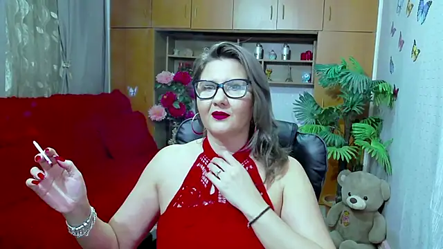 LucilleFenlys online show from December 10, 10:58 pm