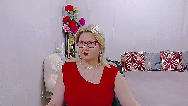 Snapshot of LucilleFenlys chatting on January 17, 1:21 am LucilleFenlys online show from January 17, 1:21 am