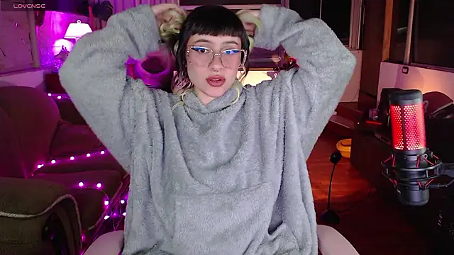 Aquamarinebubble online show from December 4, 4:10 am