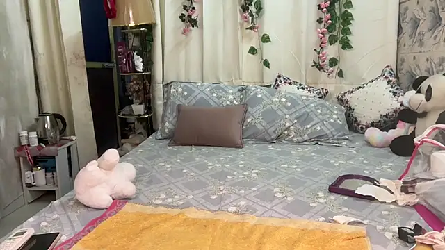 Snapshot of mahimagicdoll_DESI chatting on September 27, 9:36 am mahimagicdoll DESI online show from September 27, 9:36 am