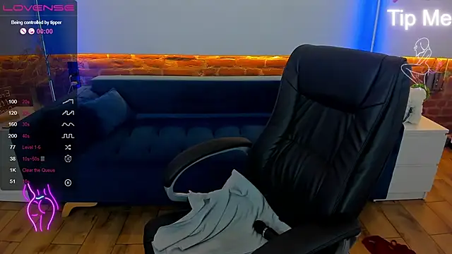 Kamilla Hot online show from March 5, 5:07 am