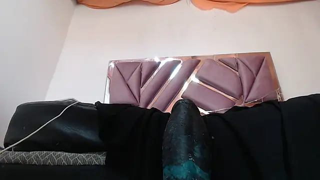Snapshot of morenahott1 chatting on January 9, 2:51 pm morenahott1 online show from January 9, 2:51 pm