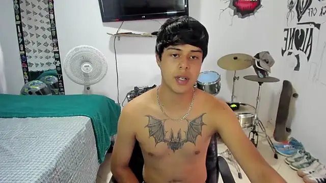 Snapshot of Zack_falcon chatting on February 20, 8:36 pm Zack falcon online show from February 20, 8:36 pm