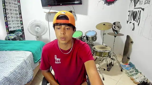 Snapshot of Zack_falcon chatting on February 22, 1:46 pm Zack falcon online show from February 22, 1:46 pm