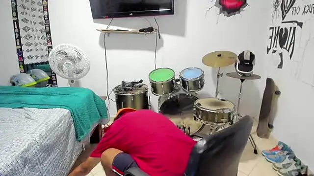 Snapshot of Zack_falcon chatting on February 25, 11:11 pm Zack falcon online show from February 25, 11:11 pm