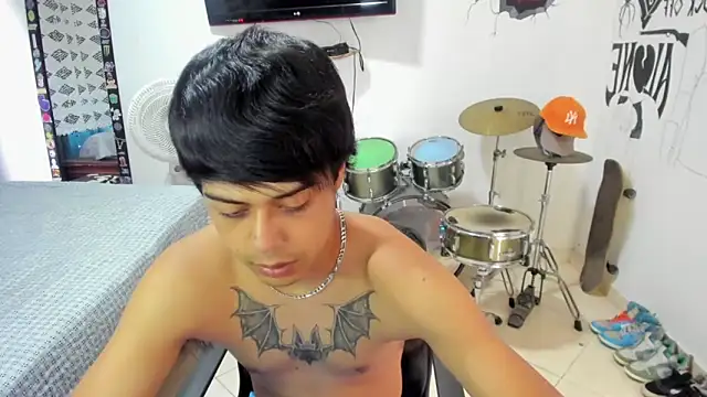 Snapshot of Zack_falcon chatting on February 27, 8:09 pm Zack falcon online show from February 27, 8:09 pm