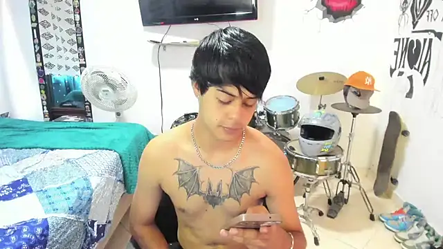 Snapshot of Zack_falcon chatting on March 5, 8:32 pm Zack falcon online show from March 5, 8:32 pm