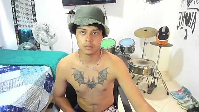 Snapshot of Zack_falcon chatting on March 10, 8:45 pm Zack falcon online show from March 10, 8:45 pm