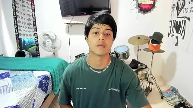 Snapshot of Zack_falcon chatting on March 13, 8:32 pm Zack falcon online show from March 13, 8:32 pm