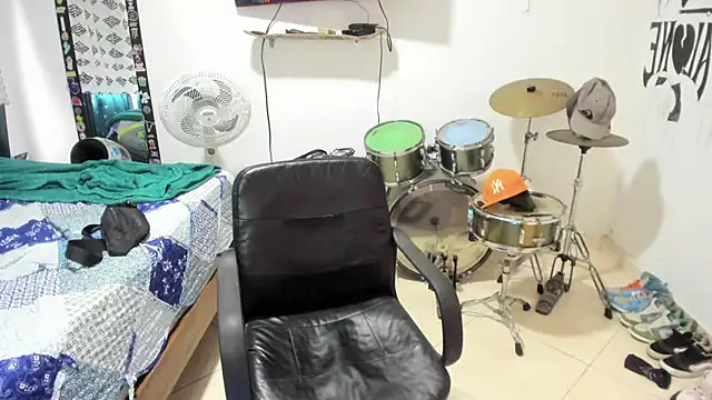 Snapshot of Zack_falcon chatting on March 14, 8:49 pm Zack falcon online show from March 14, 8:49 pm