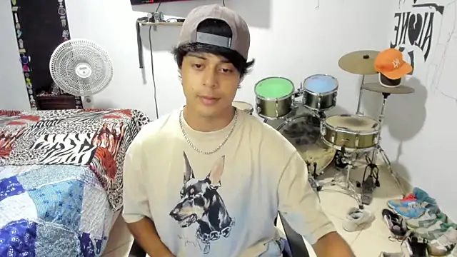 Snapshot of Zack_falcon chatting on September 11, 3:28 am Zack falcon online show from September 11, 3:28 am