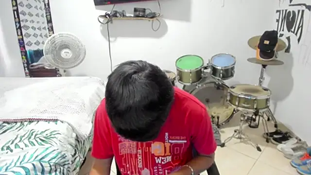 Snapshot of Zack_falcon chatting on February 5, 9:19 pm Zack falcon online show from February 5, 9:19 pm