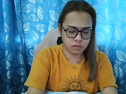 Snapshot of Your_PrettyGirlxxx chatting on November 19, 5:40 am Your PrettyGirlxxx online show from November 19, 5:40 am