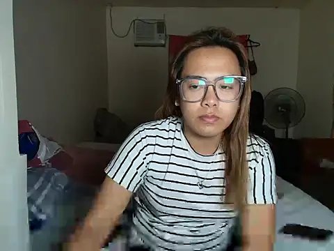 Snapshot of Your_PrettyGirlxxx chatting on February 8, 12:19 pm Your PrettyGirlxxx online show from February 8, 12:19 pm