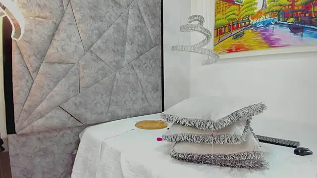 AmandaNordby  online show from February 26, 1:32 am